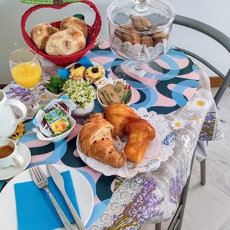 Bed & Breakfast La Casa Del Sole A Mergellina Napels