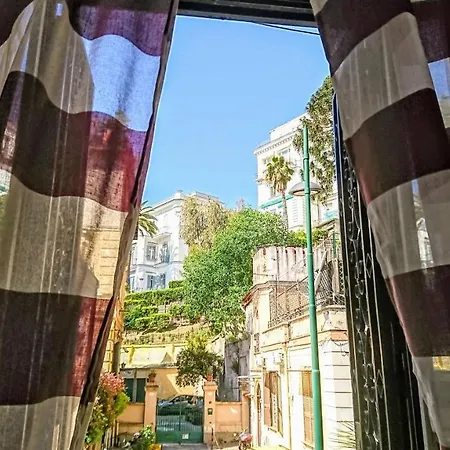 Alojamento de Acomodação e Pequeno-almoço La Casa Del Sole A Mergellina 4*