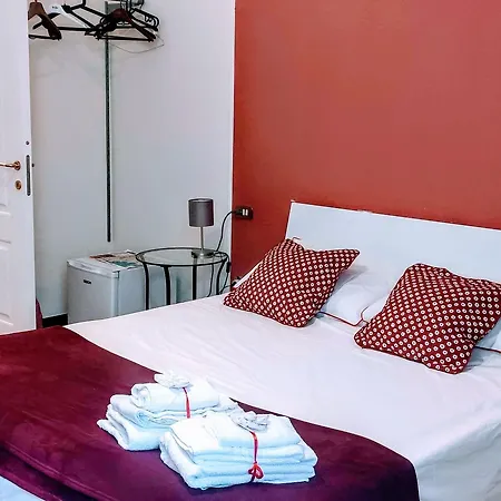Alojamento de Acomodação e Pequeno-almoço La Casa Del Sole A Mergellina 4*